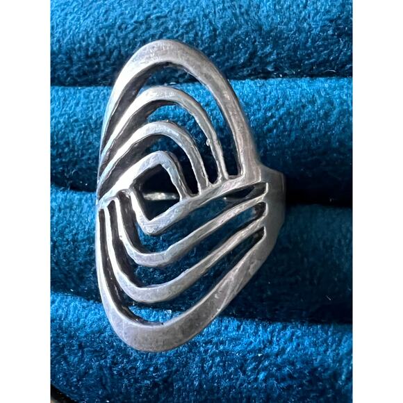 Vintage Modernist Sterling Silver Ring Size 7.5 Wide Abstract Statement Design - Picture 5 of 5